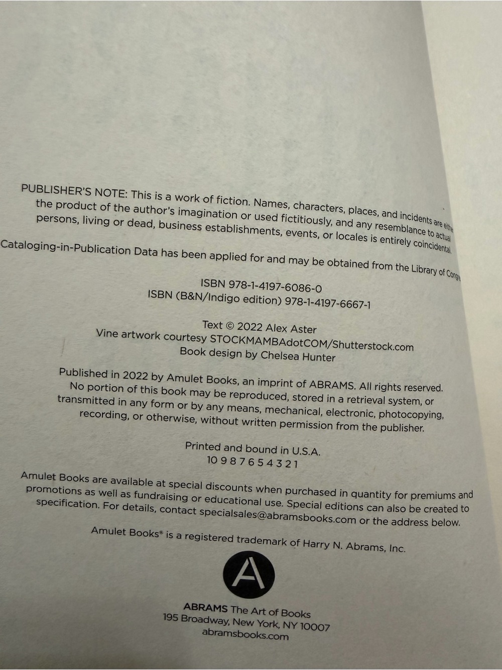 Lightlark by Alex Aster — Signed 1st Edition - Picture 3 of 3